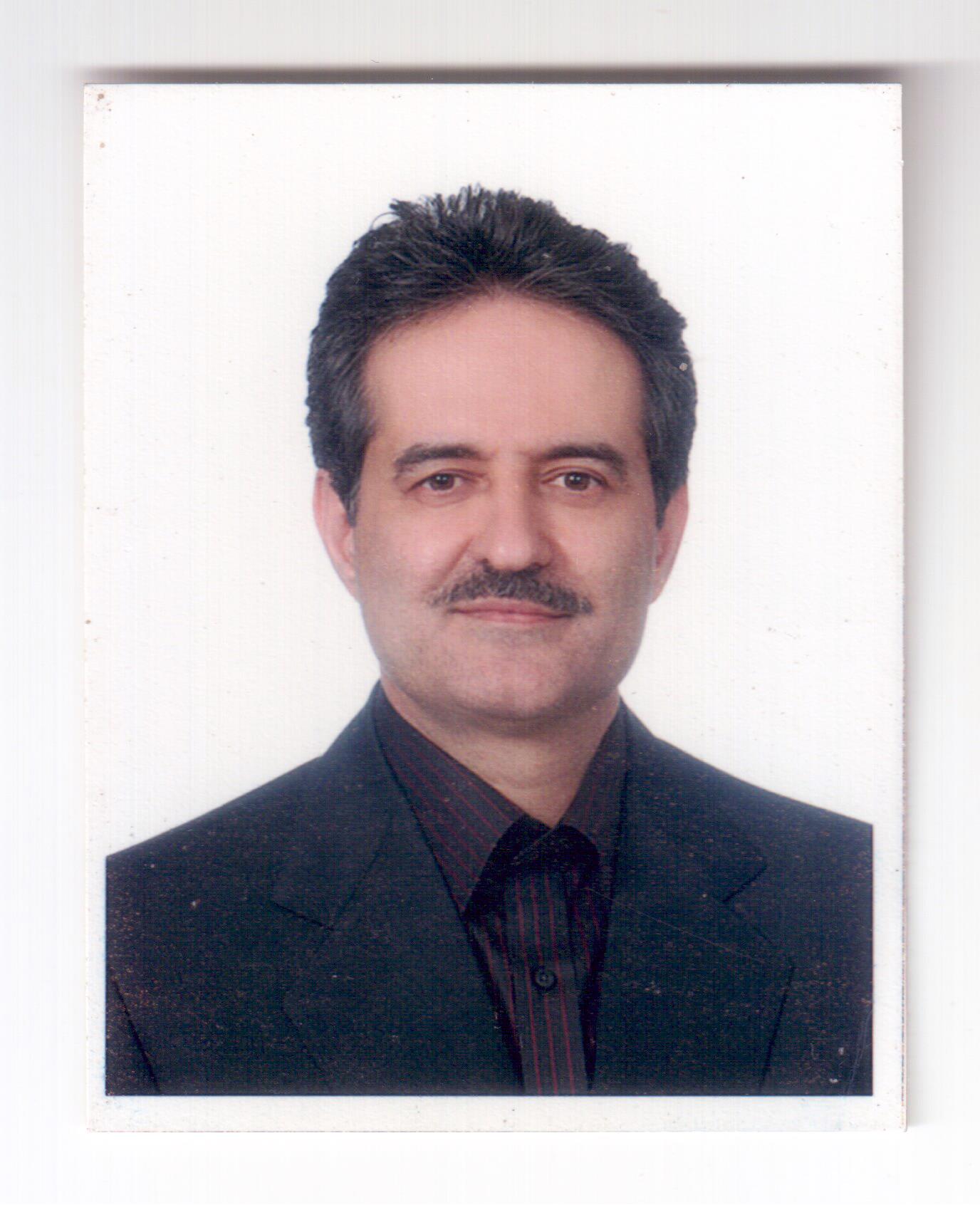 وحید کریمی