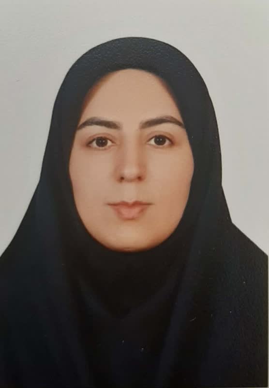 فاطمه تنها
